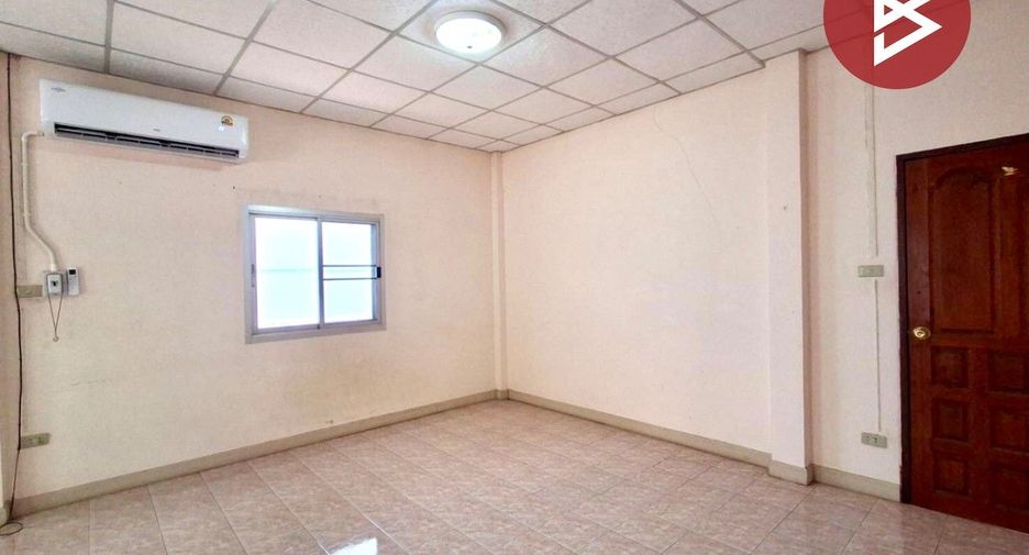 Haus zum Kauf mit 1 Zimmer in Laplae, Uttaradit