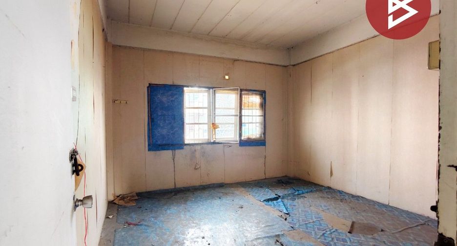 Gewerbefläche zum Kauf mit 2 Zimmer in Sam Phran, Nakhon Pathom