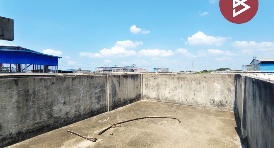 Gewerbefläche zum Kauf mit 2 Zimmer in Sam Phran, Nakhon Pathom