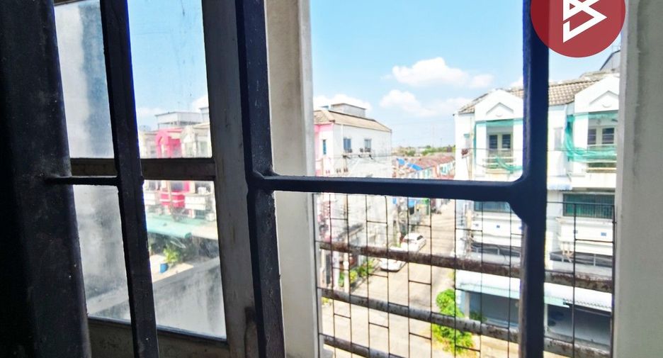 Gewerbefläche zum Kauf mit 2 Zimmer in Sam Phran, Nakhon Pathom