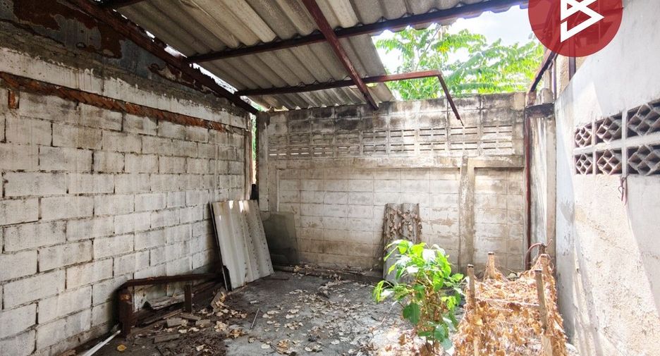 Gewerbefläche zum Kauf mit 2 Zimmer in Sam Phran, Nakhon Pathom