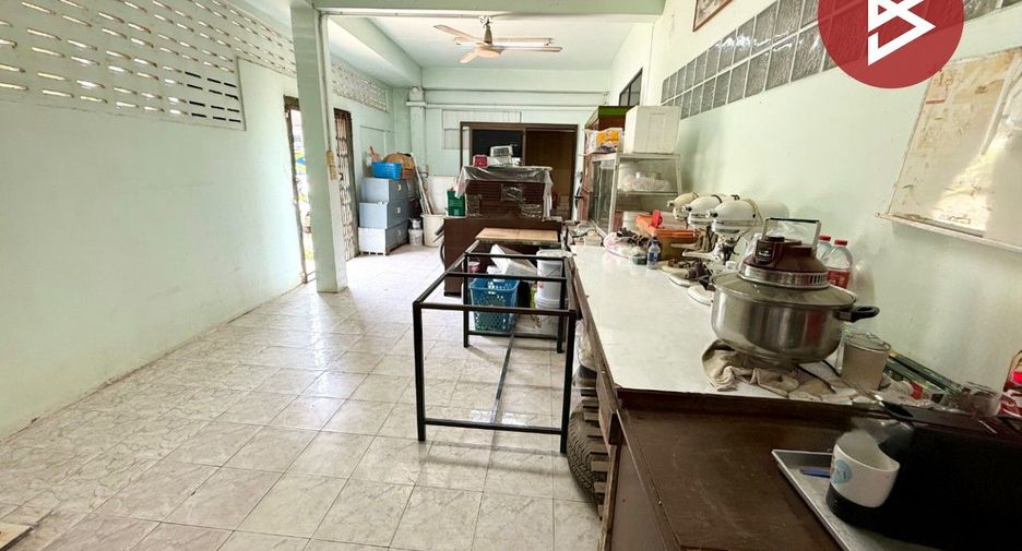 For sale 6 bedrooms townhouse in Khok Samrong, Lopburi