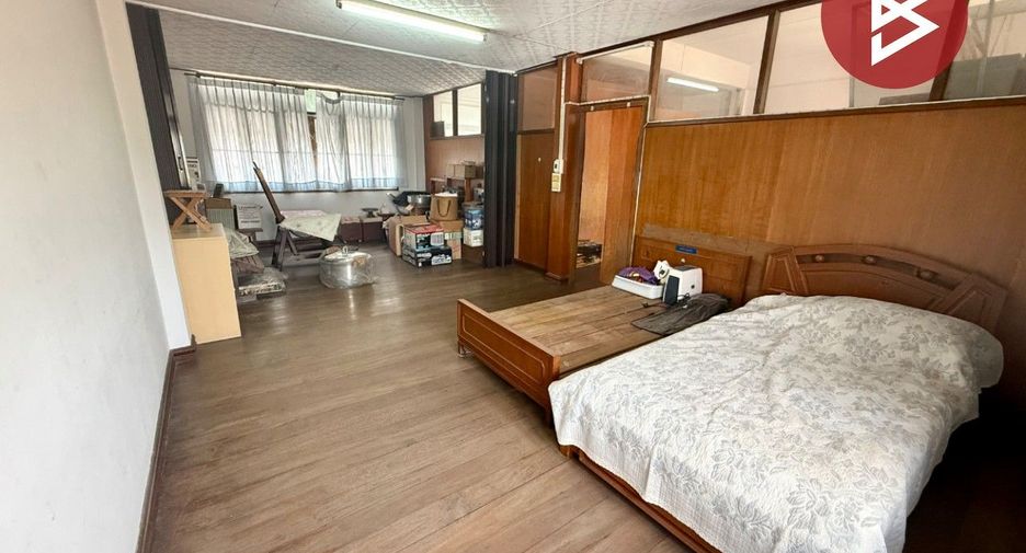 For sale 6 bedrooms townhouse in Khok Samrong, Lopburi