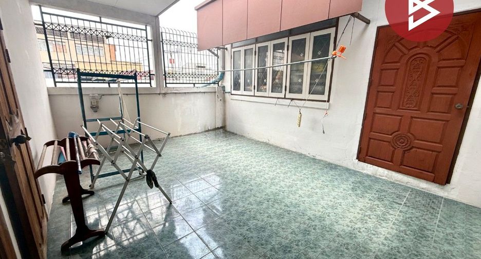 For sale 6 bedrooms townhouse in Khok Samrong, Lopburi