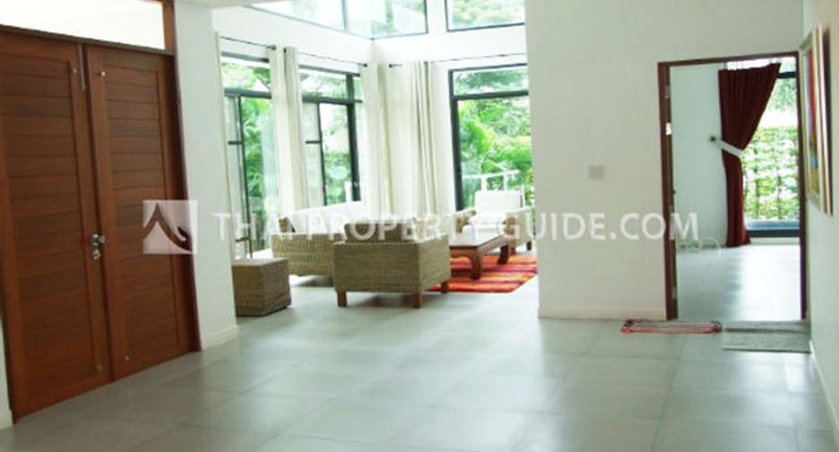 Casa en alquiler de 4 habitaciones en Pak Kret, Nonthaburi