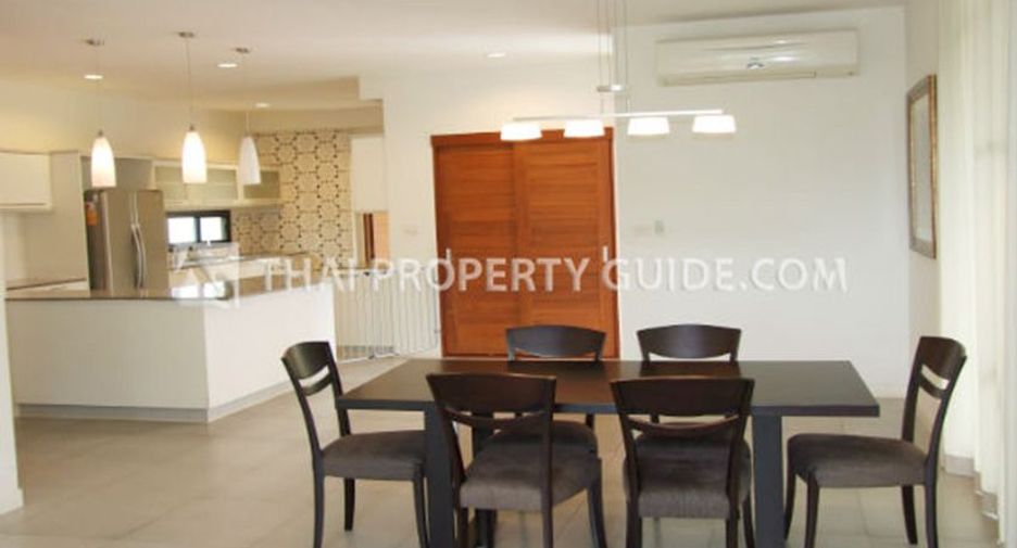 Casa en alquiler de 4 habitaciones en Pak Kret, Nonthaburi