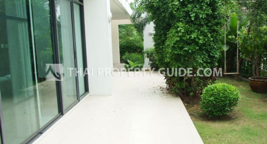 Casa en alquiler de 4 habitaciones en Pak Kret, Nonthaburi