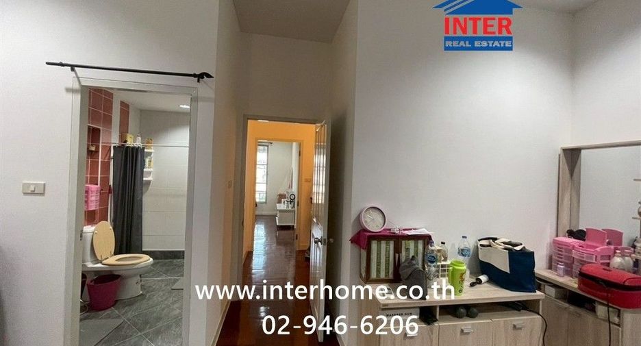 For sale 3 bedrooms townhouse in Lat Phrao, Bangkok