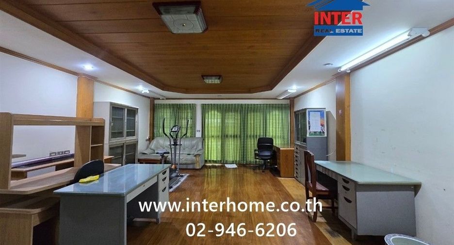 Reihenhaus zum Kauf mit 2 Zimmer in Khlong San, Bangkok