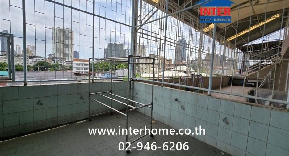 Reihenhaus zum Kauf mit 2 Zimmer in Khlong San, Bangkok