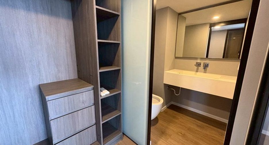 For sale 2 bedrooms condo in Huai Khwang, Bangkok