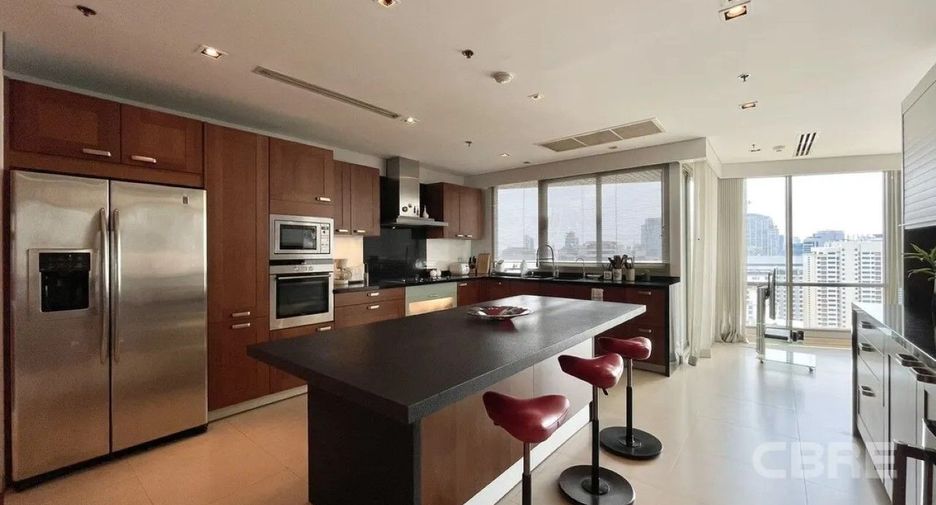 Condo en venta de 4 habitaciones en Khlong Toei, Bangkok