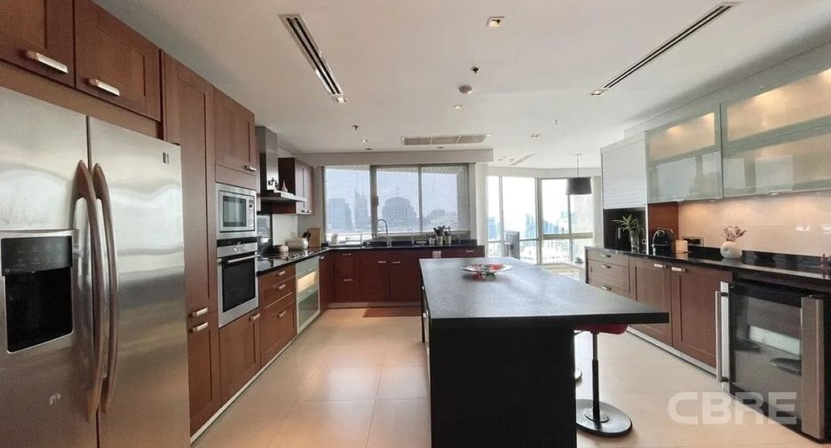 Condo en venta de 4 habitaciones en Khlong Toei, Bangkok
