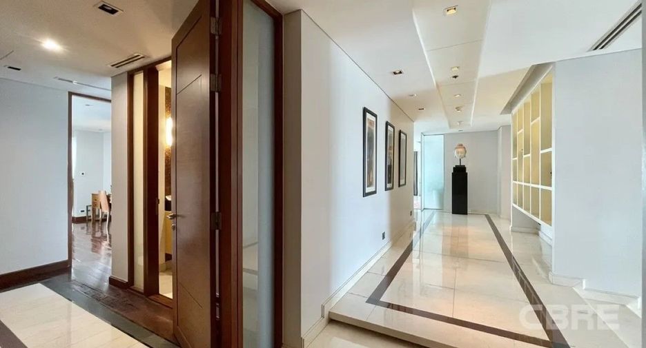 Condo en venta de 4 habitaciones en Khlong Toei, Bangkok