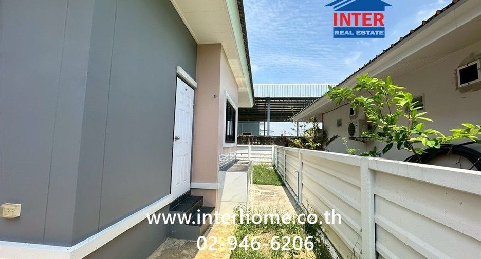 For sale 3 bedrooms house in Ban Pho, Chachoengsao