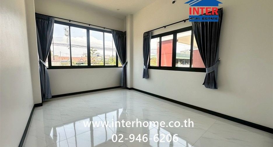 For sale 3 bedrooms house in Ban Pho, Chachoengsao