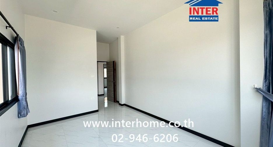 For sale 3 bedrooms house in Ban Pho, Chachoengsao