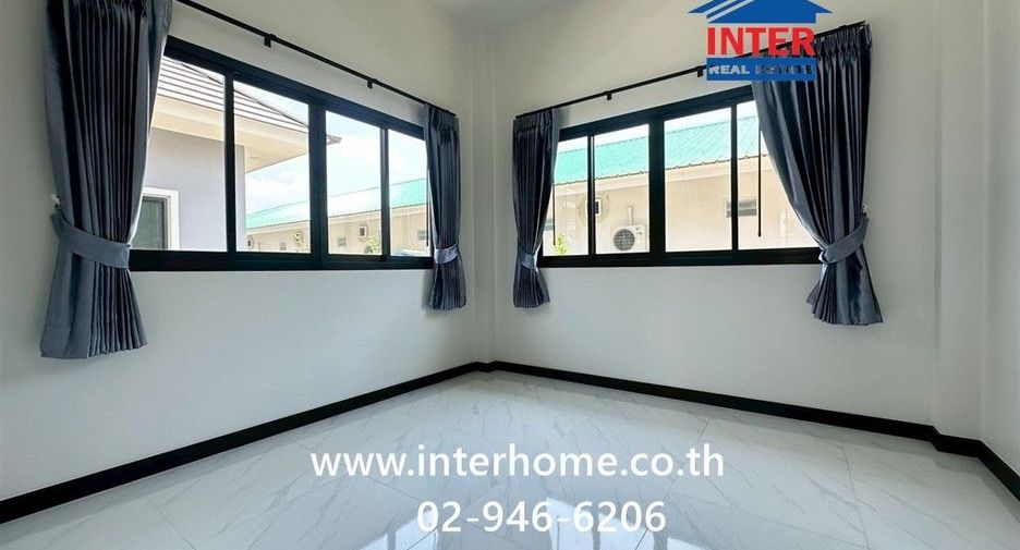 For sale 3 bedrooms house in Ban Pho, Chachoengsao