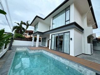 For sale 6 ベッドルーム villa in Bang Lamung, Chonburi