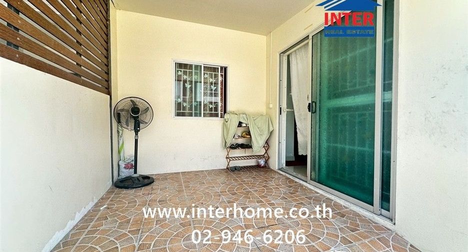 For sale 3 bedrooms townhouse in Mueang Pathum Thani, Pathum Thani