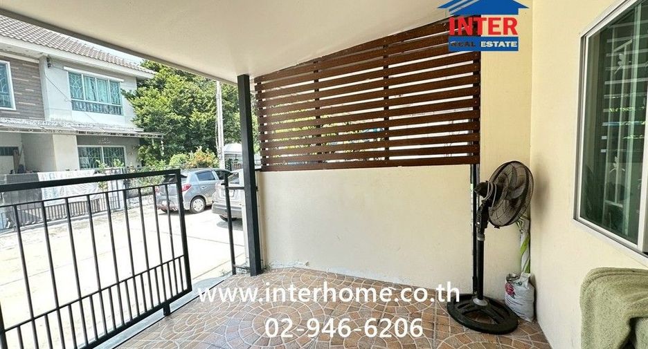 For sale 3 bedrooms townhouse in Mueang Pathum Thani, Pathum Thani