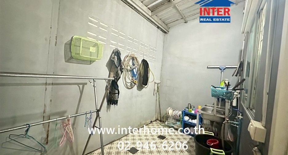For sale 3 bedrooms townhouse in Mueang Pathum Thani, Pathum Thani