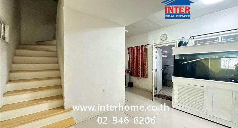 For sale 3 bedrooms townhouse in Mueang Pathum Thani, Pathum Thani