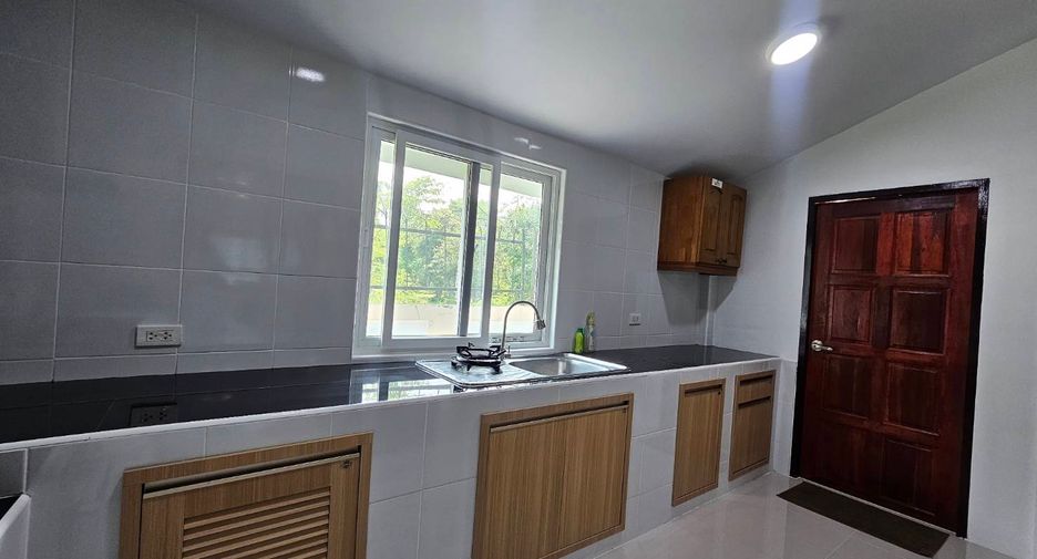 For rent 3 bedrooms villa in Bang Lamung, Chonburi