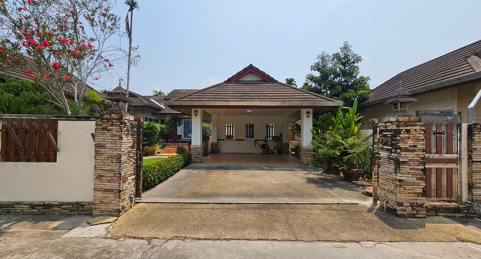 For rent 3 bedrooms villa in Bang Lamung, Chonburi