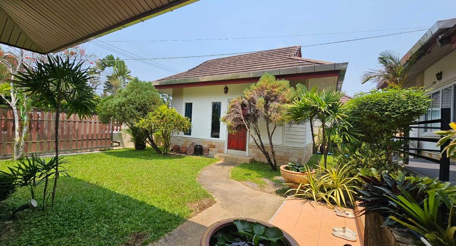 For rent 3 bedrooms villa in Bang Lamung, Chonburi