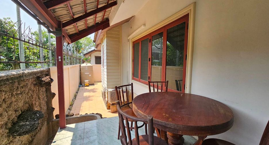 For rent 3 bedrooms villa in Bang Lamung, Chonburi