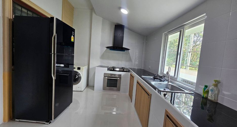 For rent 3 bedrooms villa in Bang Lamung, Chonburi