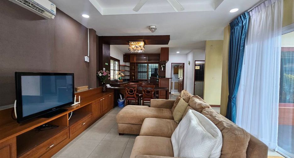 For rent 3 bedrooms villa in Bang Lamung, Chonburi
