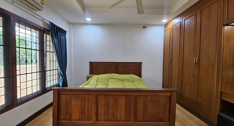 For rent 3 bedrooms villa in Bang Lamung, Chonburi