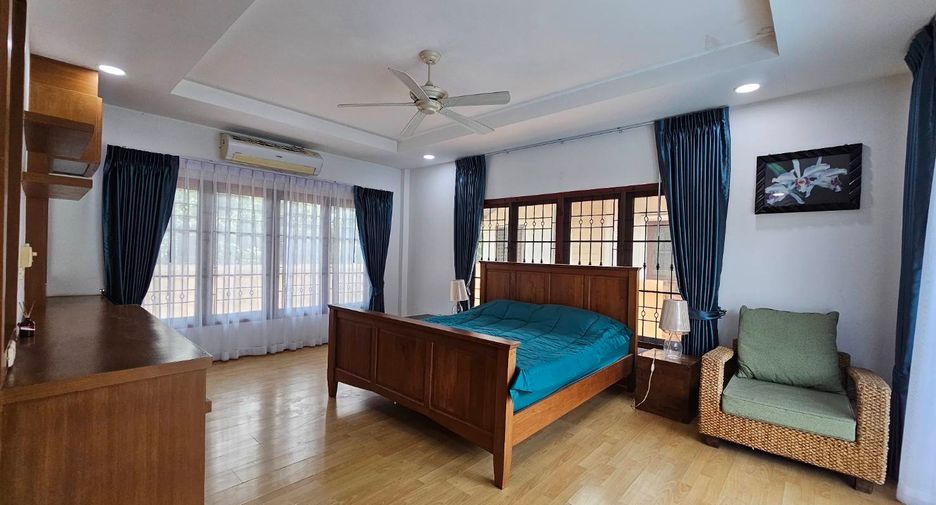 For rent 3 bedrooms villa in Bang Lamung, Chonburi