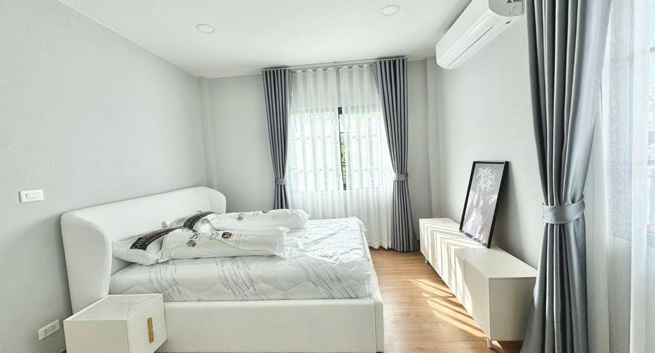 Haus zur Miete und zum Kauf mit 4 Zimmer in Bang Phli, Samut Prakan