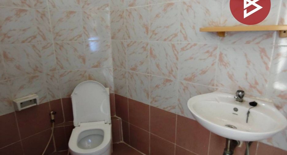 For sale 3 bedrooms retail Space in Khan Na Yao, Bangkok