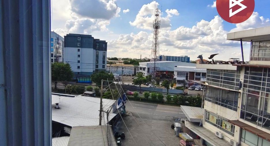 For sale 3 bedrooms retail Space in Khan Na Yao, Bangkok