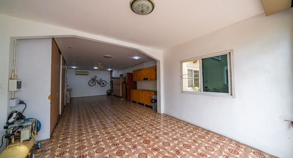 Villa zum Kauf mit 6 Zimmer in Bang Lamung, Chonburi