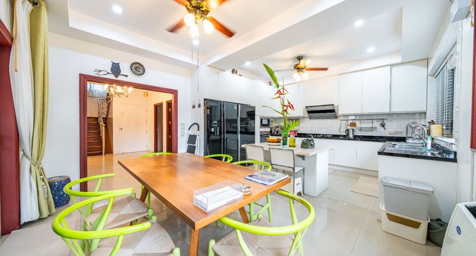 Villa zum Kauf mit 6 Zimmer in Bang Lamung, Chonburi