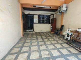 For sale 4 bedrooms townhouse in Huai Khwang, Bangkok