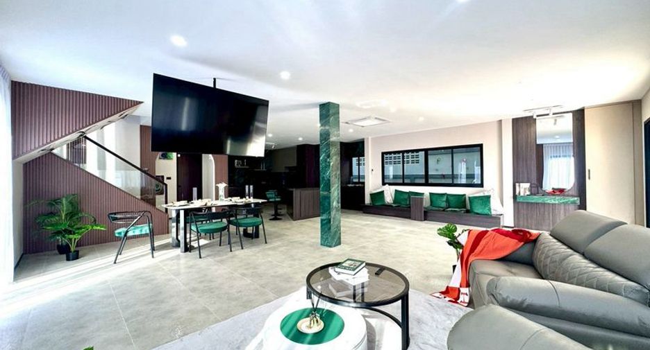For sale 5 bedrooms villa in Bang Lamung, Chonburi