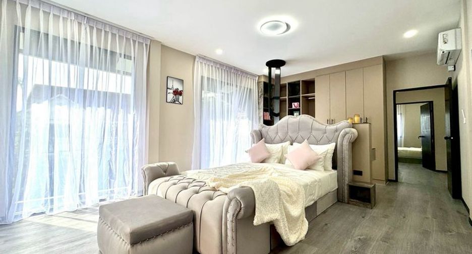 For sale 5 bedrooms villa in Bang Lamung, Chonburi