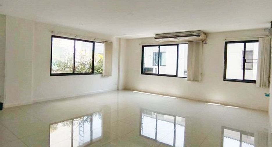 出租 和 出售 办公室 在 Bang Phli, Samut Prakan