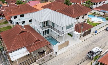 For sale 4 ベッドルーム villa in Jomtien, Pattaya