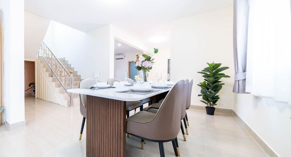 Villa en venta de 5 habitaciones en Bang Lamung, Chonburi