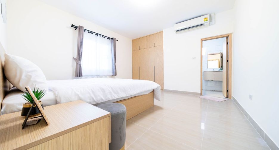 Villa en venta de 5 habitaciones en Bang Lamung, Chonburi