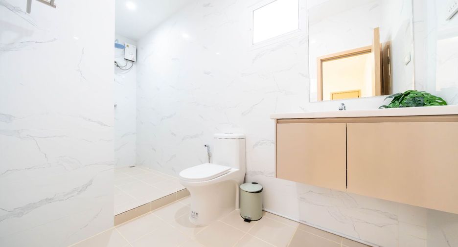 Villa en venta de 5 habitaciones en Bang Lamung, Chonburi