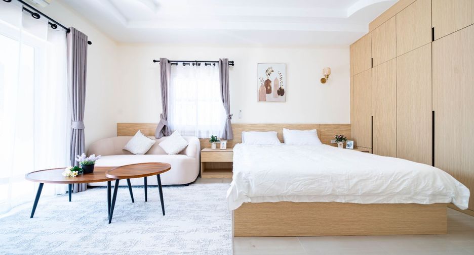 Villa en venta de 5 habitaciones en Bang Lamung, Chonburi