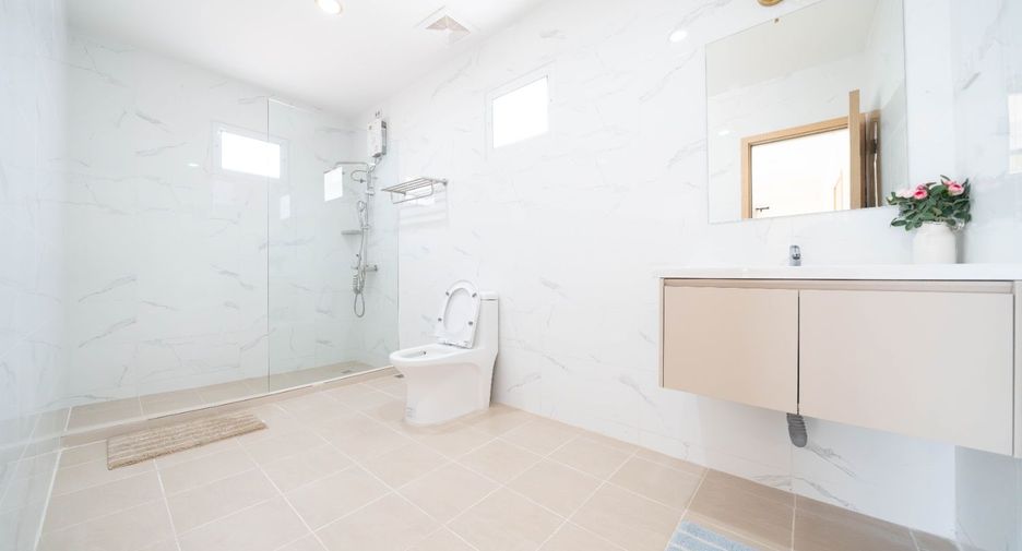 Villa en venta de 5 habitaciones en Bang Lamung, Chonburi